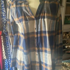 Free People shirt with ruffle detail in back